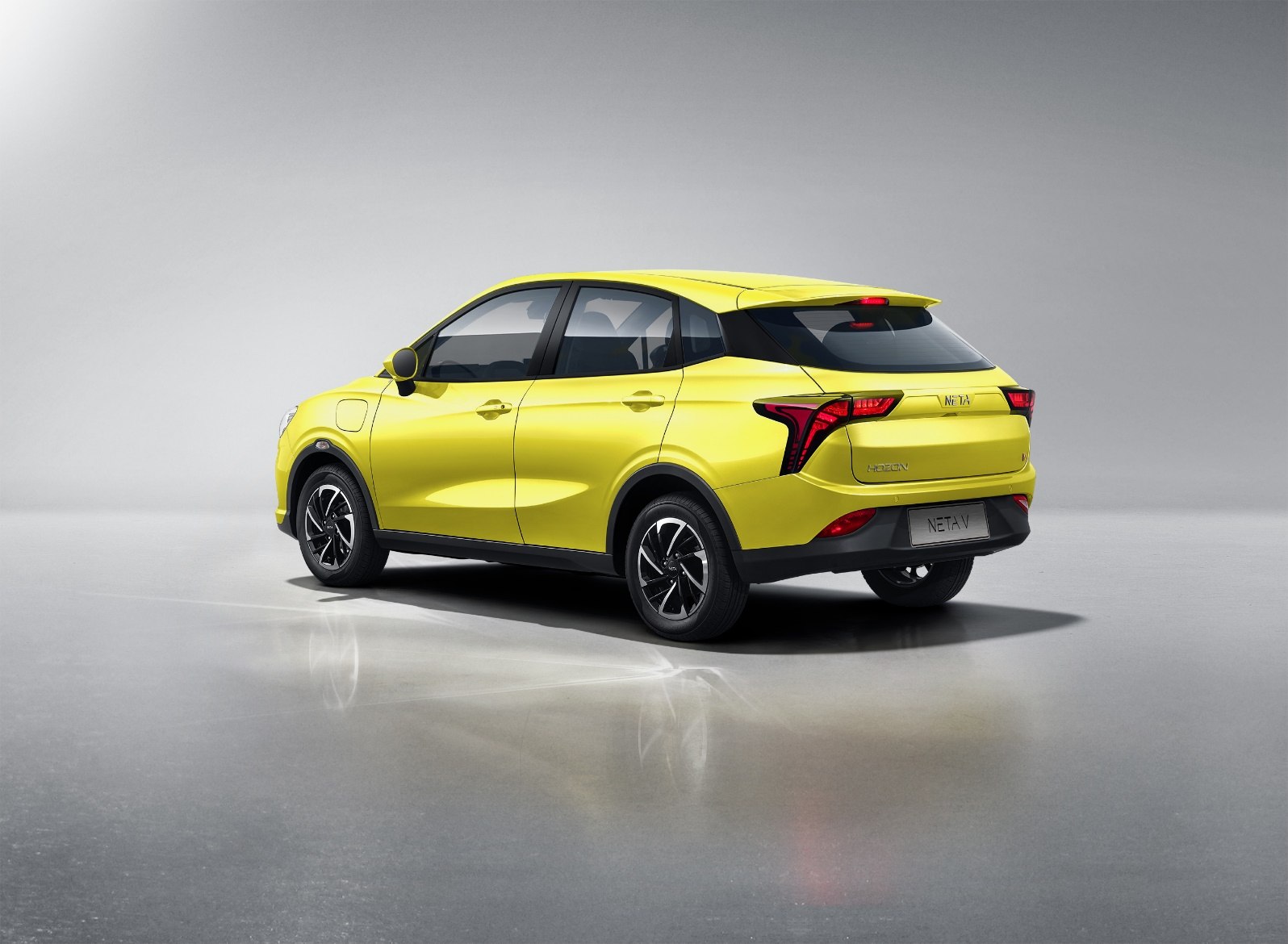 12家车企11家交付创新高 仅哪吒汽车下滑