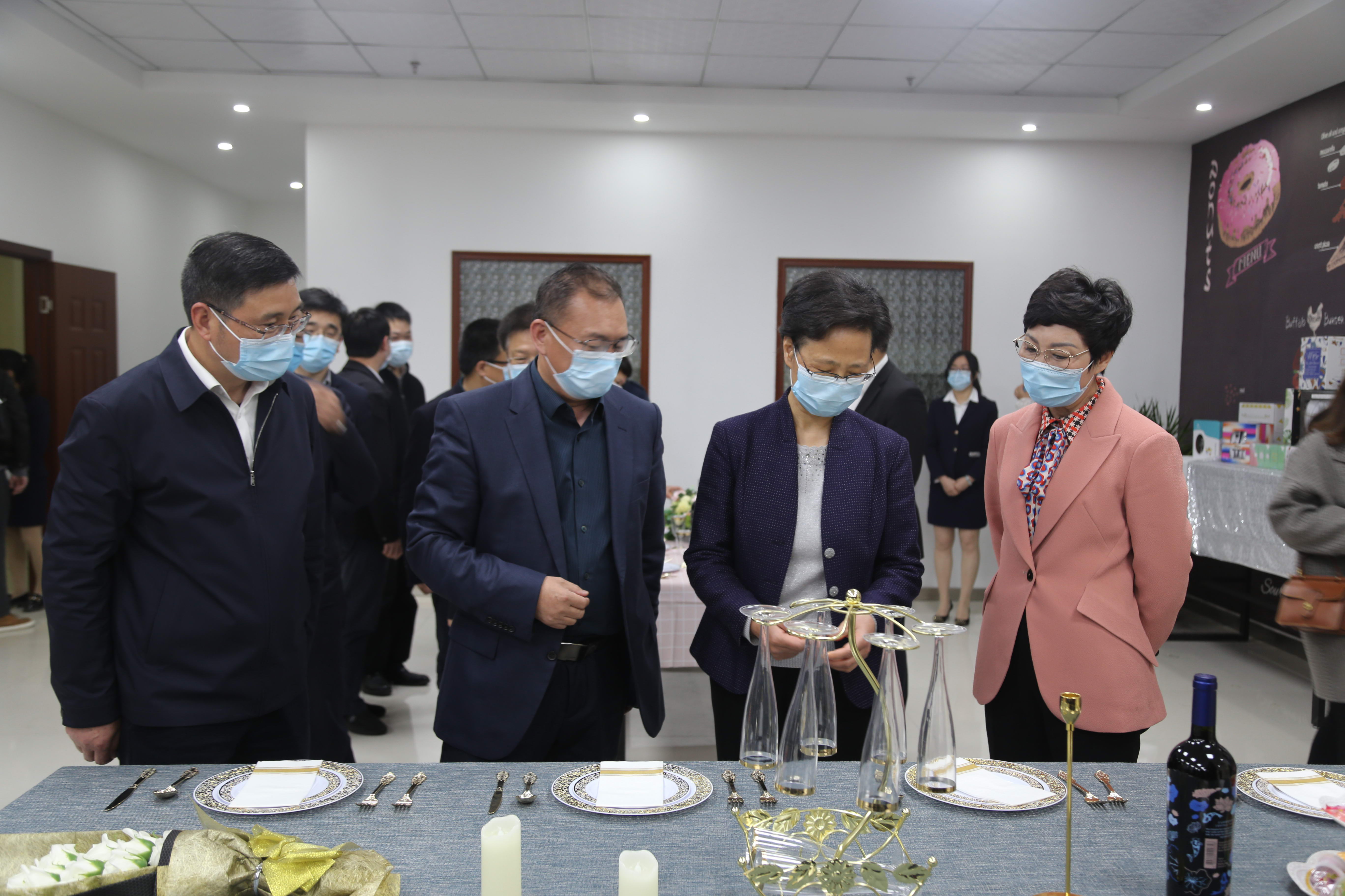 强信心·稳经济·促发展 | 农交会：12万平方米展厅待客来