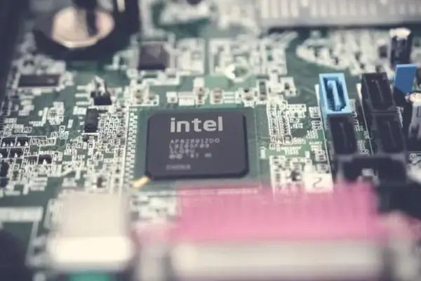 AI芯片可用电场而非电流执行计算