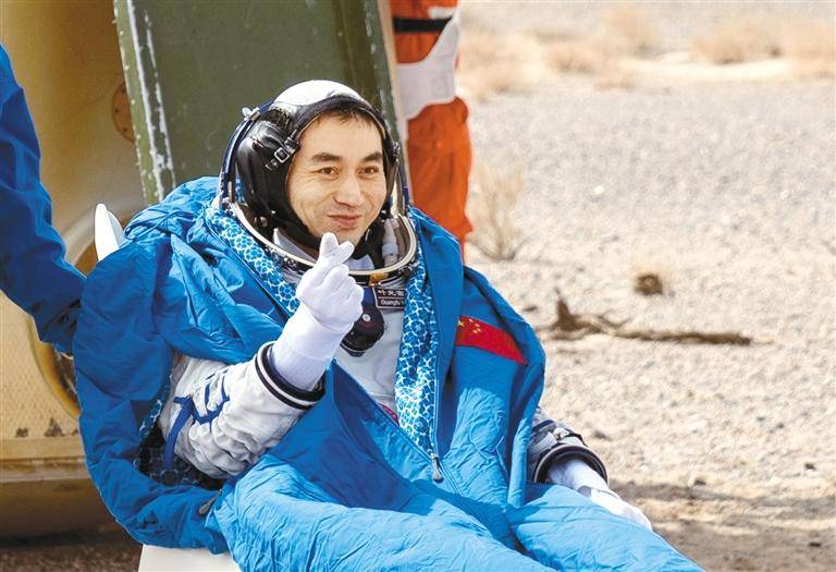 新“太空出差三人组”独家揭秘！走近神十八航天员李聪