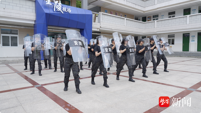 协同发力做强低空经济