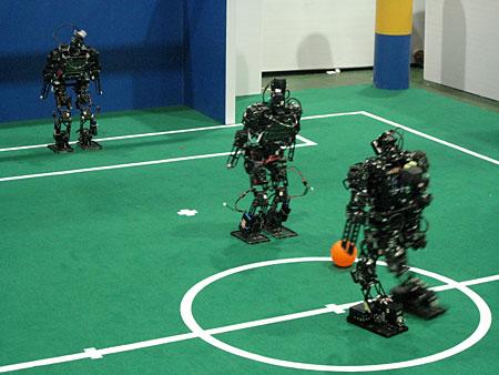 新疆小伙儿西尔艾力：我要把智能人形机器人带到家乡去