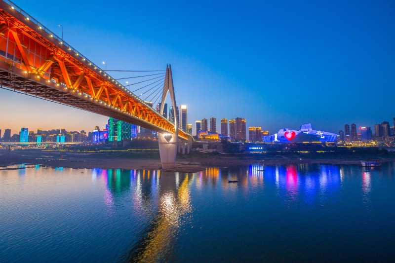 在山城重庆看“中国速度”｜30秒下线一台车，这个超级工厂有点酷