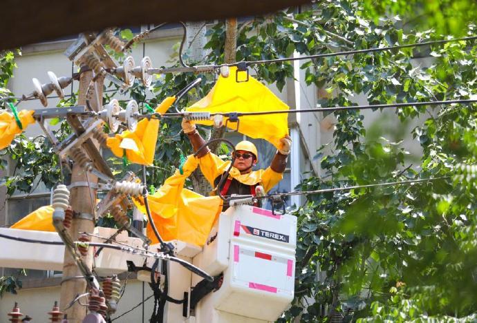 快看!“机器狗”来了 守护万家清凉