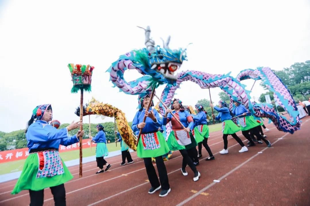 近千所幼儿园举办萌娃村运会,美团乡村儿童操场助力幼儿“体育梦”