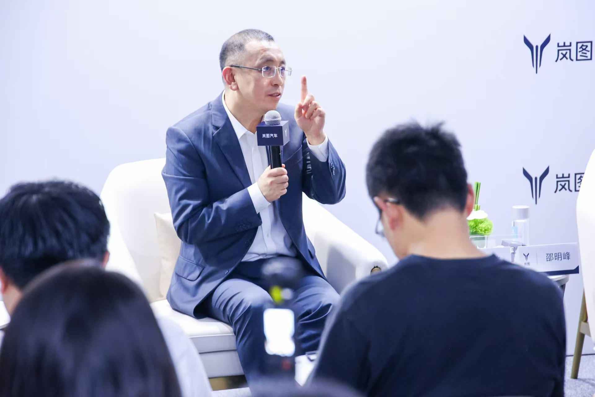 新华网财经观察｜大模型落地应用：难点与破局