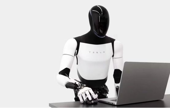 人形机器人PM01亮相