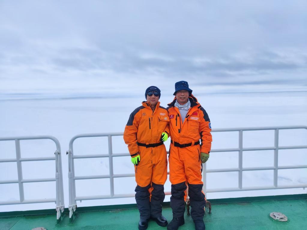 第41次南极考察｜通讯：乘风破浪，在地球最南端驶入新年