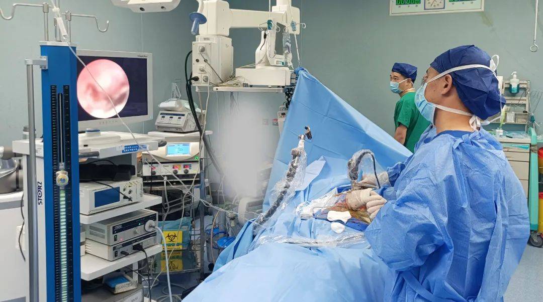 骨科机器人手术“精准到毫米”
