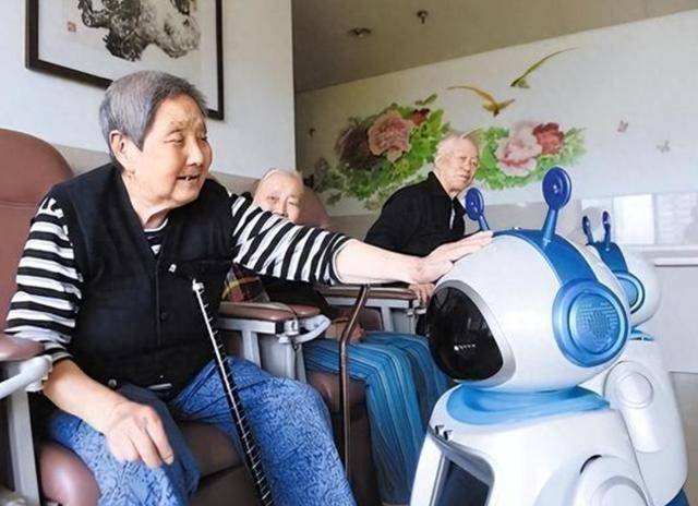 养老机器人 “上岗”时代要来临了吗？