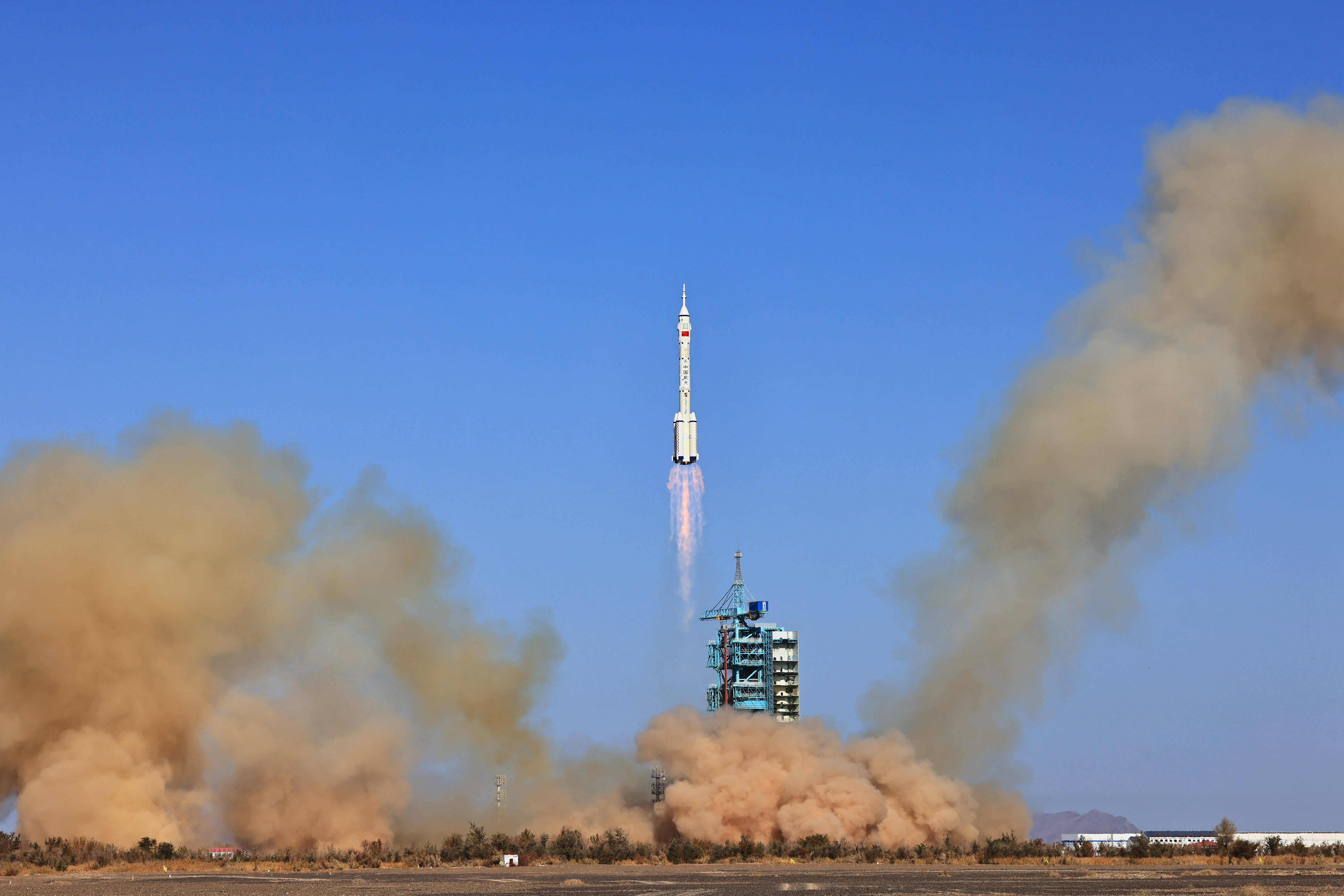 我国成功发射通信技术试验卫星十七号