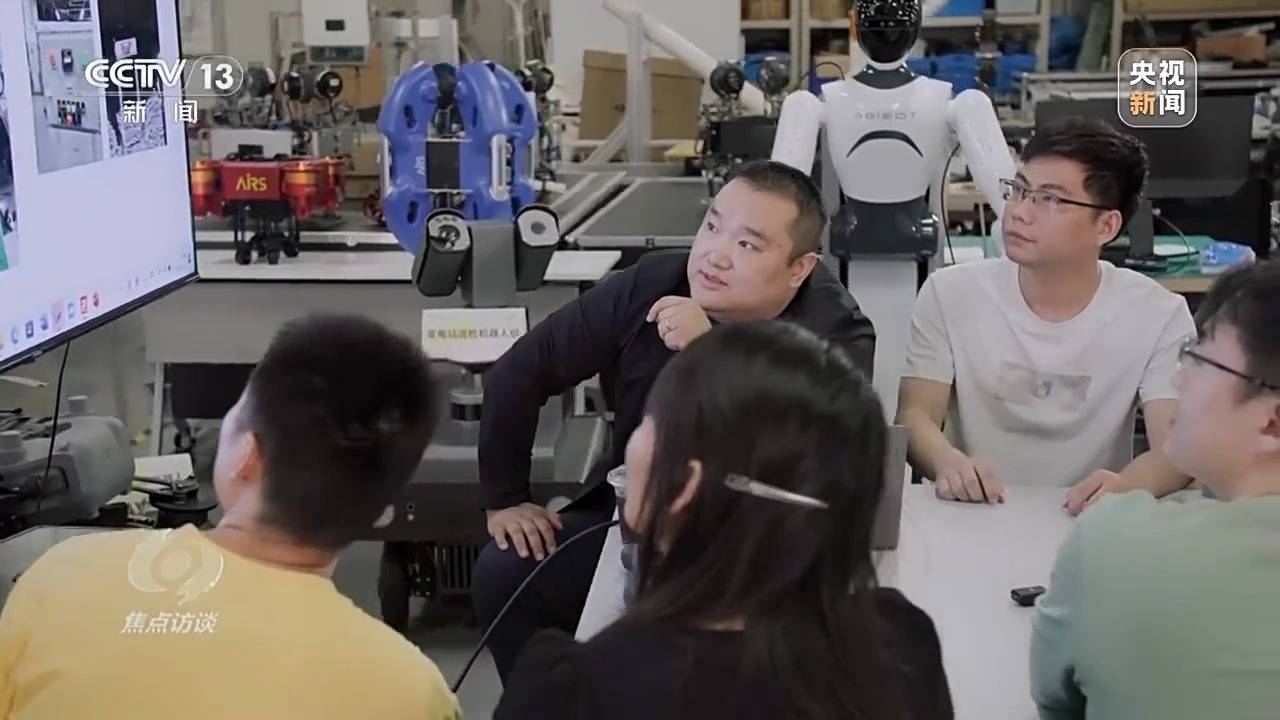 人形机器人加速进化|新华深读