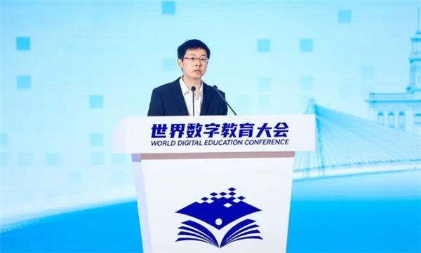 宇树科技王兴兴：遇到困难并不可怕，像机器人一样摔倒了就再站起来！