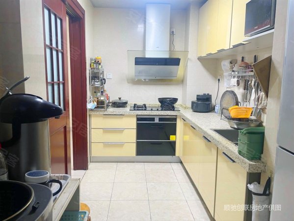 越秀地产上半年新增土储面积约148万平方米 一线城市占比68%